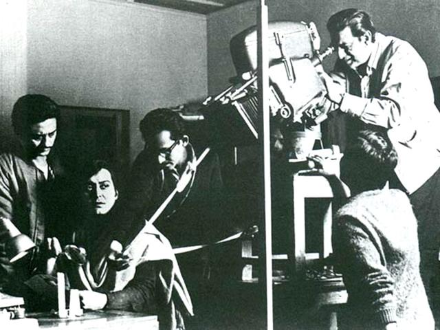 dui bondhu satyajit ray